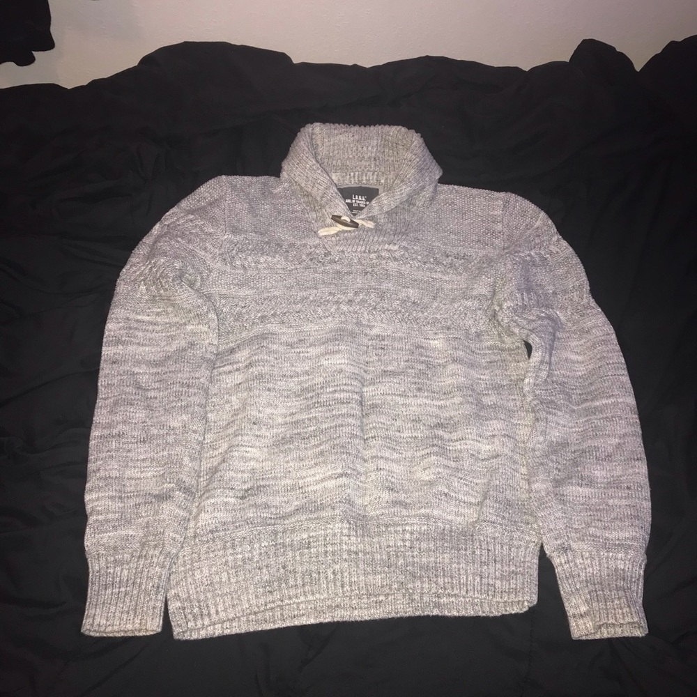 ‼️H&M roll neck sweater- gray & white‼️☑️